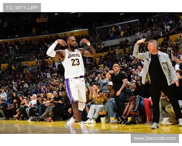 詹姆斯复出领衔湖人全员迎战勇士，浓眉复苏助力球队迎来三连胜